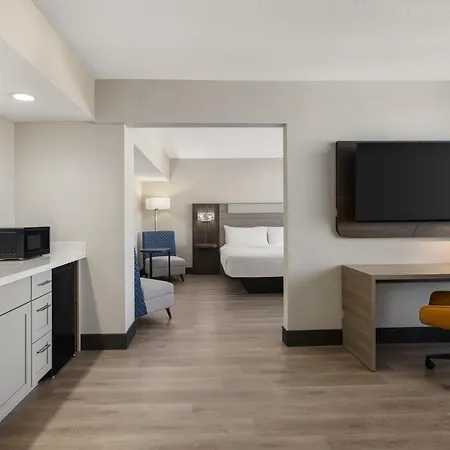 Holiday Inn Express & Suites Phoenix - Midtown, An Ihg Hotel