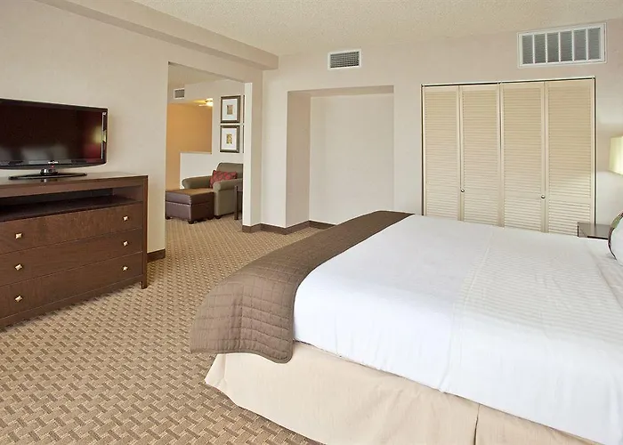 Express & - Midtown, An Ihg Hotel 3*