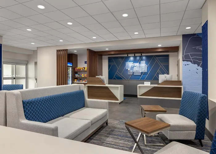 Express & - Midtown, An Ihg Hotel 3*