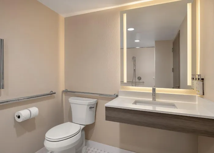 Express & - Midtown, An Ihg Phoenix
