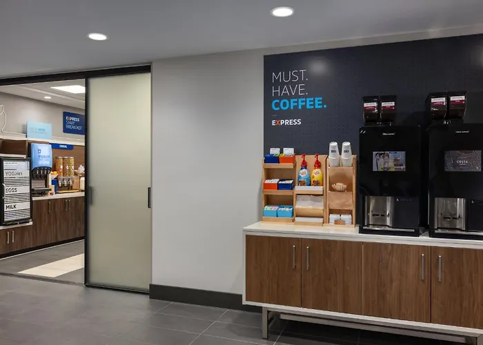 Express & - Midtown, An Ihg Hotel