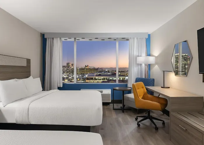 Express & - Midtown, An Ihg