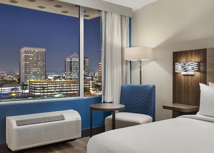 Express & - Midtown, An Ihg Hotel