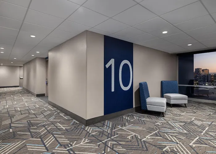 Express & - Midtown, An Ihg Phoenix