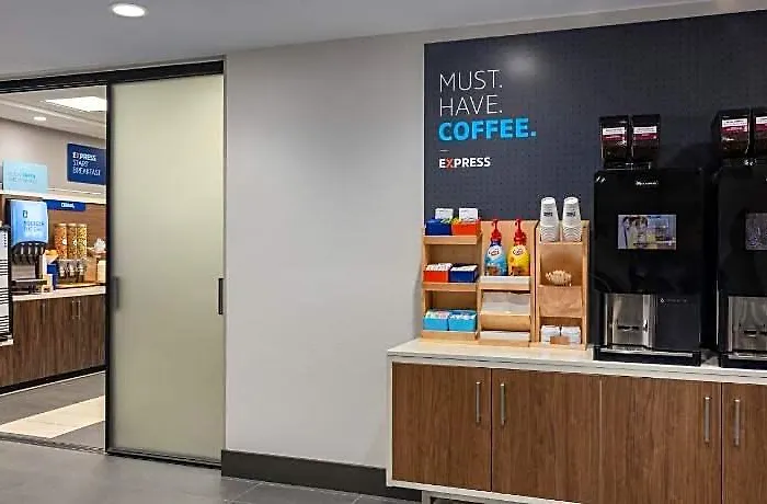 Express & - Midtown, An Ihg Hotel