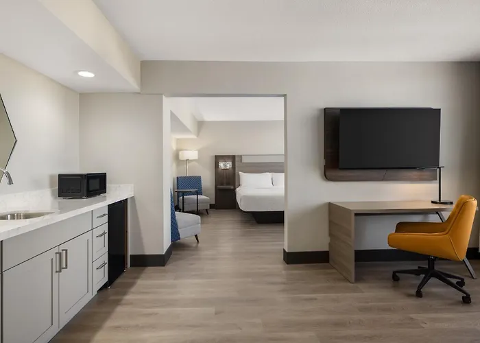 Express & - Midtown, An Ihg Hotel 3*