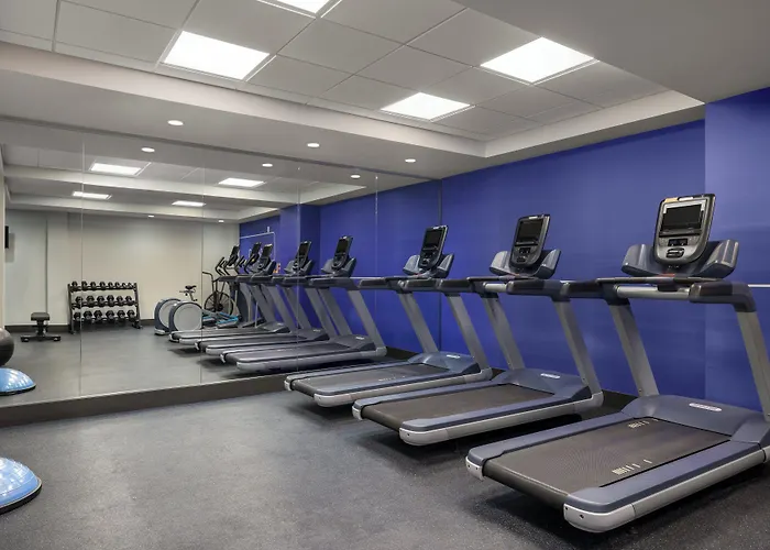 Express & - Midtown, An Ihg