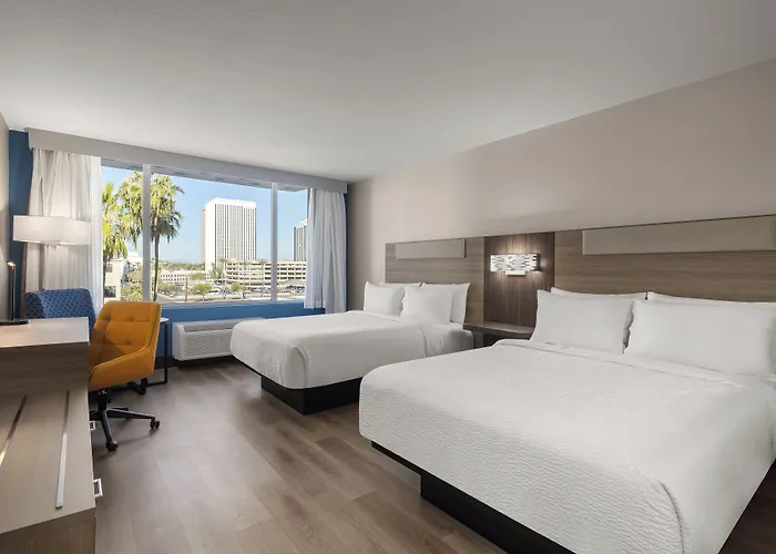 Express & - Midtown, An Ihg