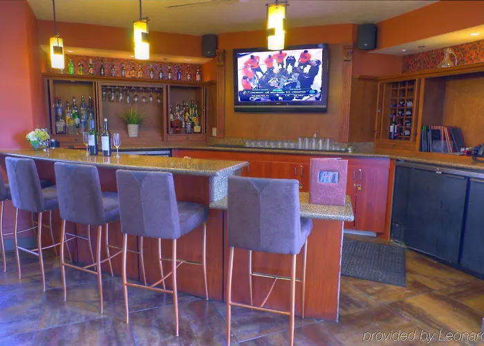 Express & - Midtown, An Ihg Hotel 3*